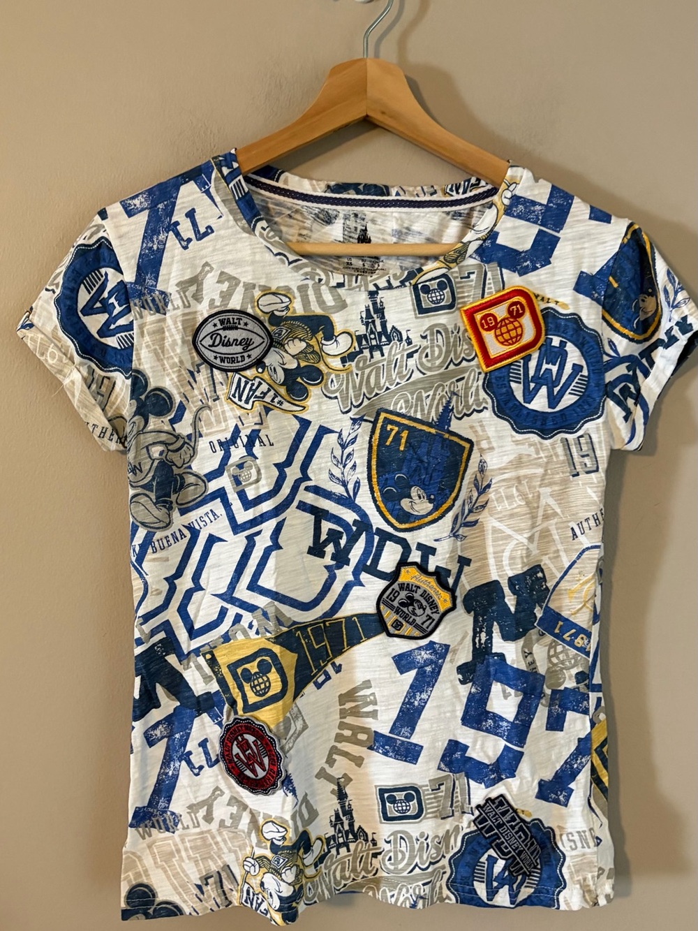 Disney parks womens xs White & Blue Graphic Tee